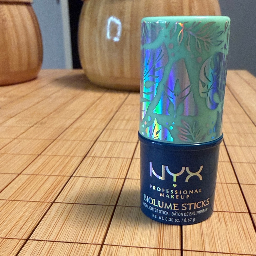 NYX Biolume Sticks with Iridescent Blue and Green